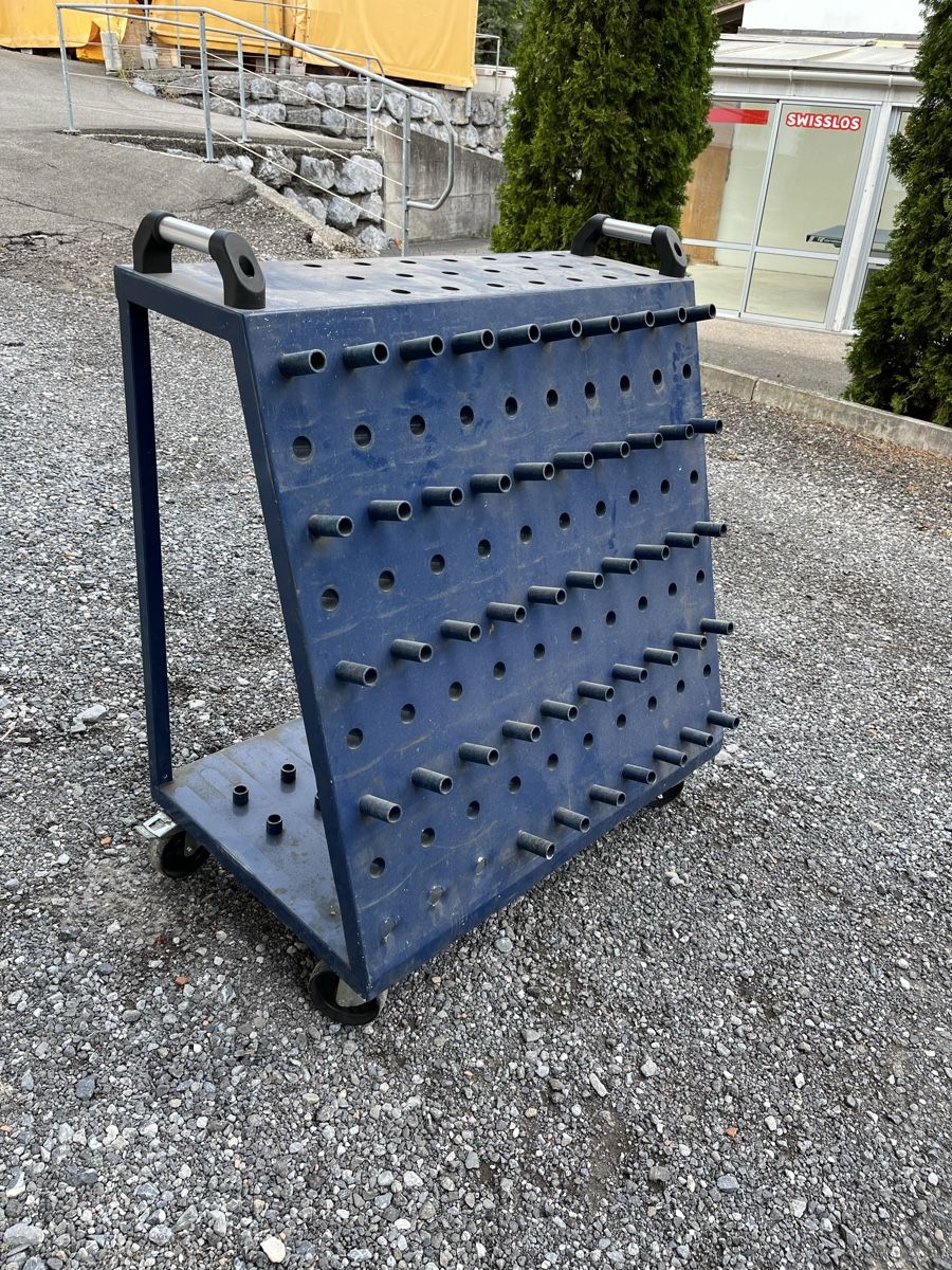 Tous les outils: Werkzeugwagen – D'occasion à Zweisimmen par lochfluh