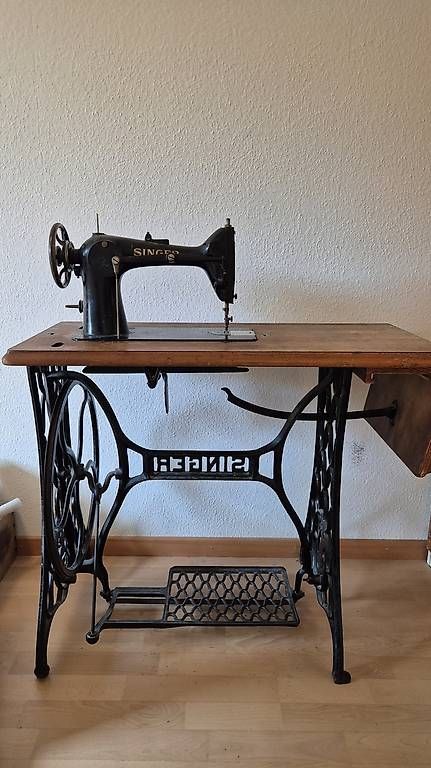 Singer Macchine da cucire: Singer Nähmaschine – Usato da Zürich venduto da Cuefe