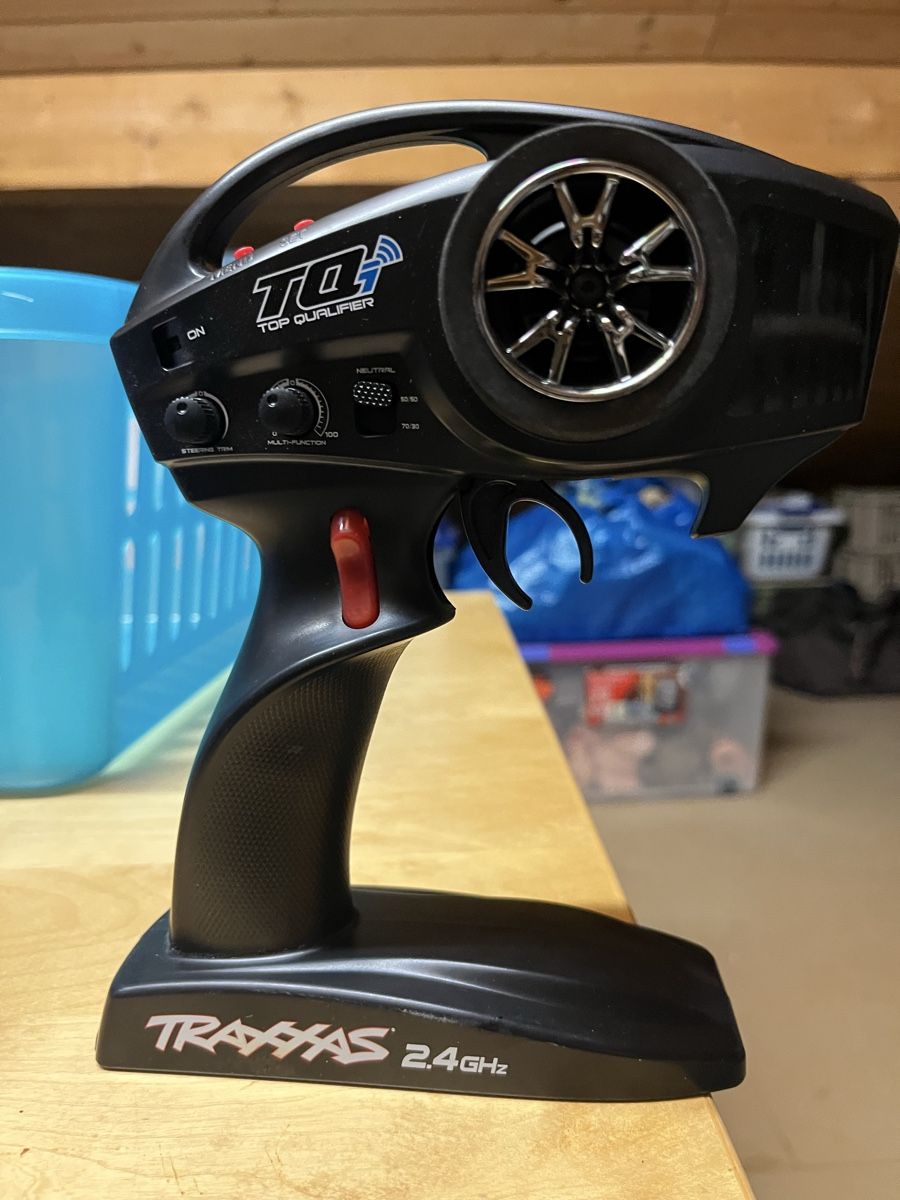 Traxxas Modellismo RC: Traxxas revo 3.3 – Usato da Plasselb venduto da Sportmint0 4