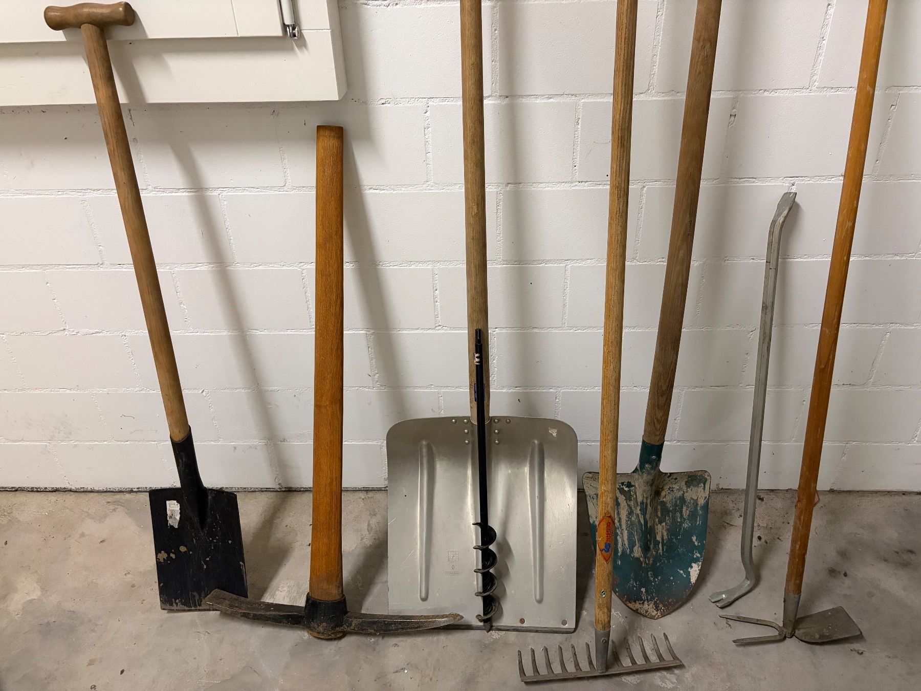 Tous les outils: Gartenwerkzeuge – D'occasion à Galgenen par Crystaldisplay 1