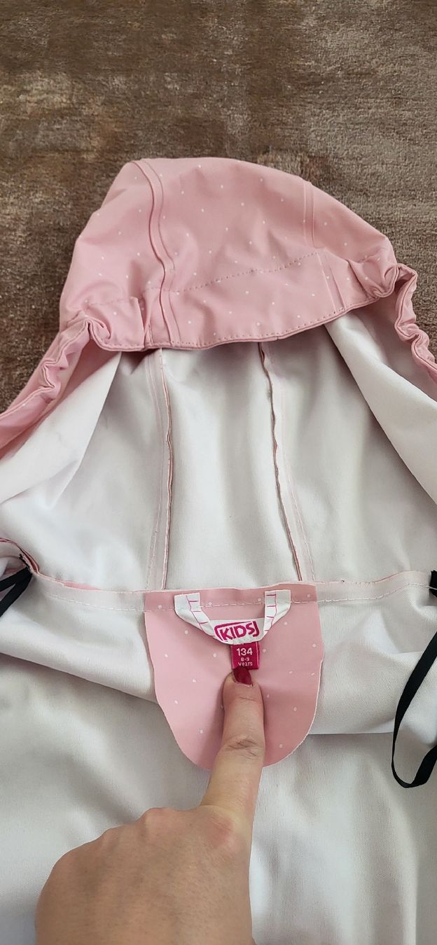 Giacche & Cappotti: Mädchen Regenjacke Gr 134 – Usato da Thierachern venduto da Anastasia123 2