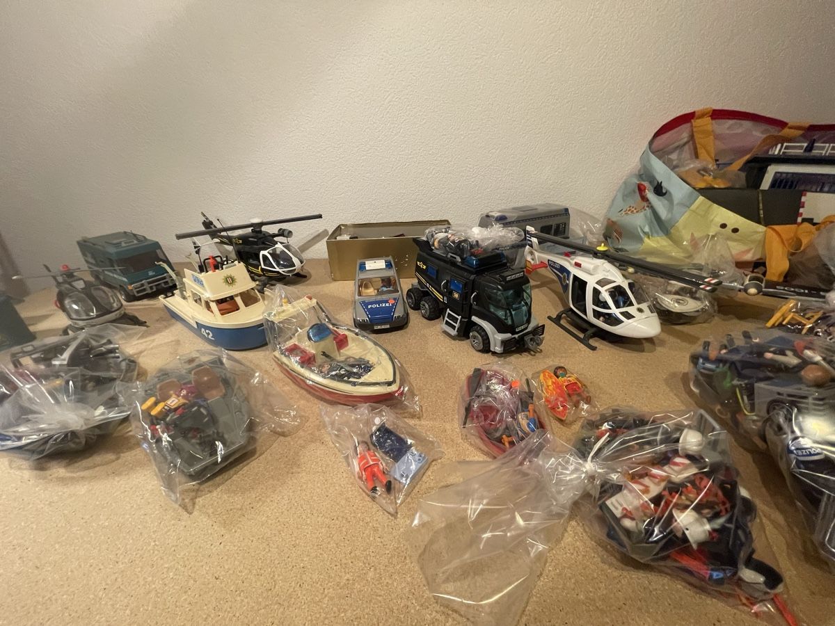Playmobil Spielzeuge: Playmobil Sammlung - Polizei Boote Helikopter Figuren – Gebraucht aus Rheinfelden von slimjim 2