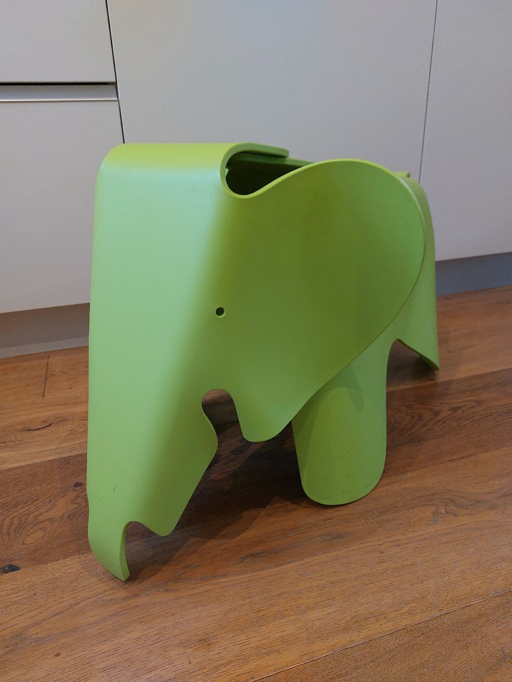 Vitra Hocker: Vitra Eames Elephant Designobjekt hellgrün gebraucht – Gebraucht aus Wetzikon ZH von LTFKL5 7