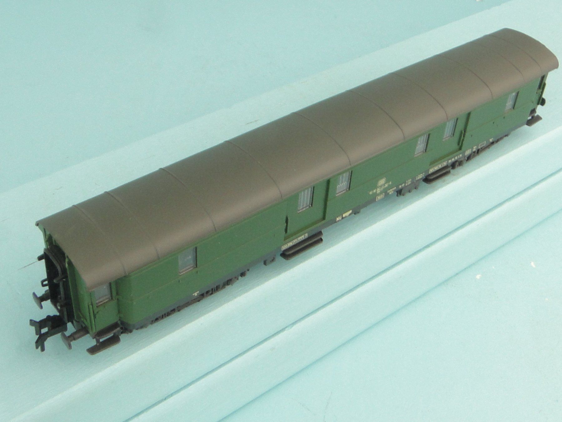 Roco Modelleisenbahnen: Roco 2277 Spur N DB Gepäckwagen – Gebraucht aus Bülach von cann11 4