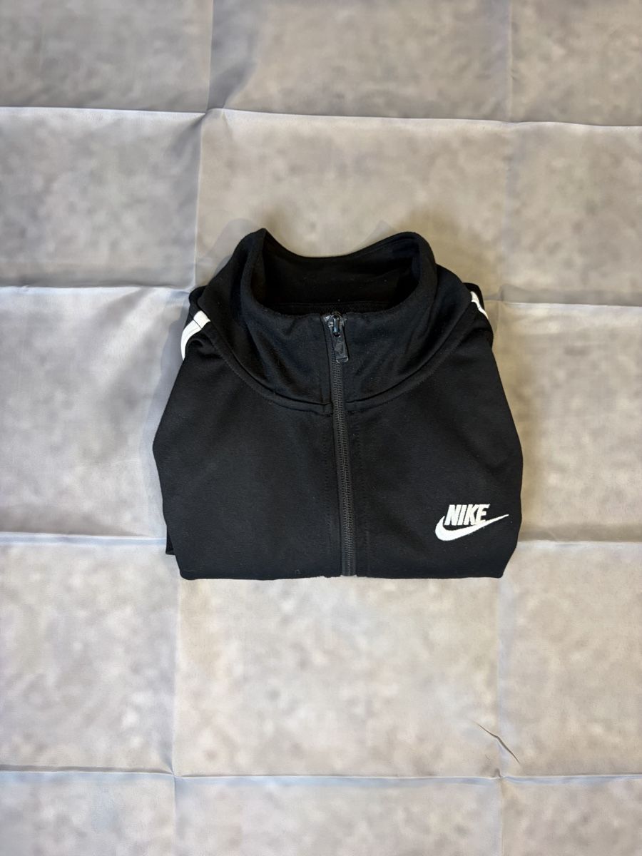 Nike Giacche: Nike Tracksuit black size S jacket good condition – Nuovo (secondo la descrizione) da Oberweningen venduto da dala1. 3
