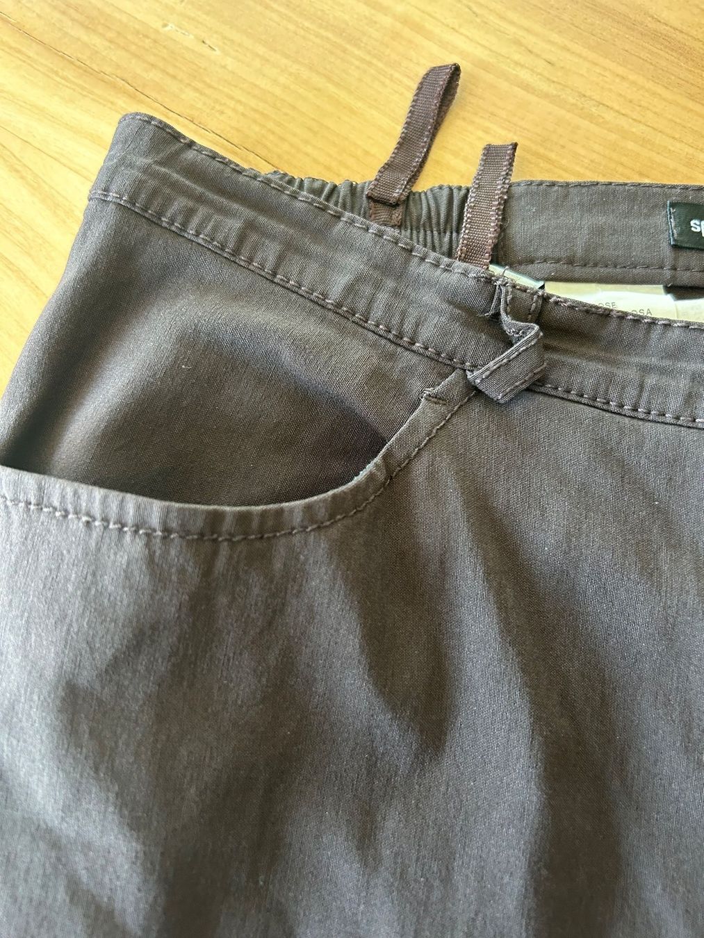 Pantaloni: Dunkelbraune Sommerhose, Grösse 46 – Usato da Kaltbrunn venduto da lagone1 1