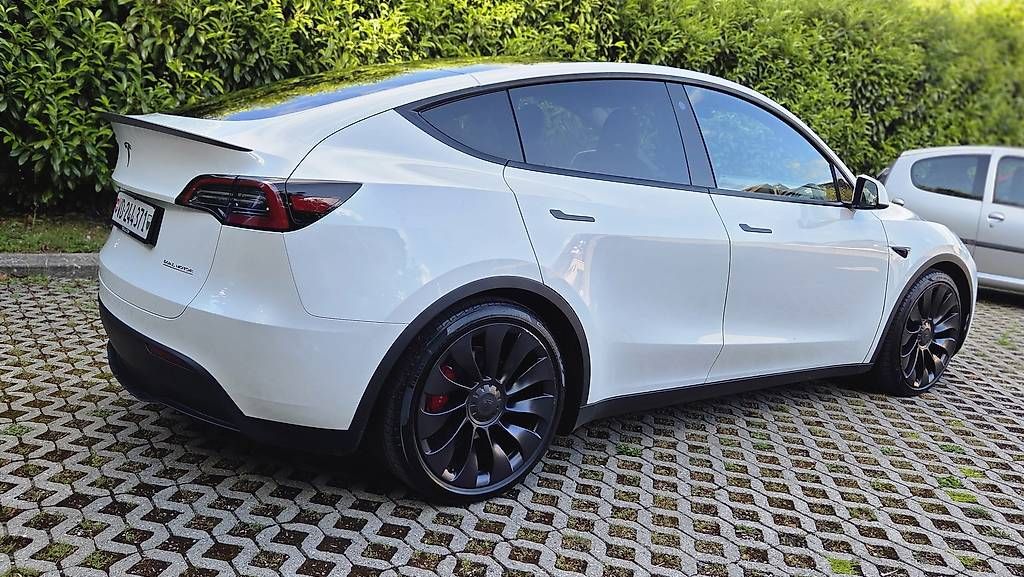 Tesla Autos: Tesla Modèle Y Performance AWD 2024 – Gebraucht aus Ecublens VD von Njaka 2
