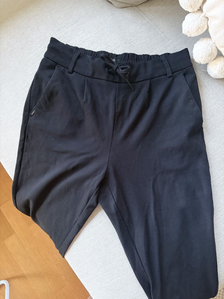 Only Pantalons: Stoffhose schwarz Only Gr. S – Neuf (Voir description) à Zürich par zucchetti13 2