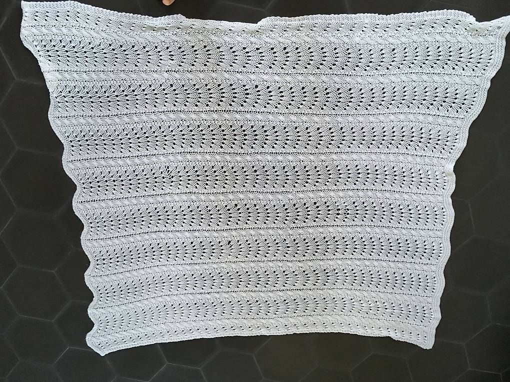 Coperte: Handgestrickte Babydecke – Usato da Rapperswil SG venduto da watsup99