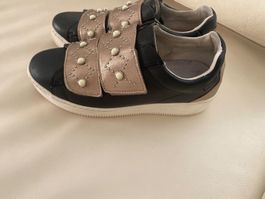 H. HEINE - edler Damenschuh mit Perlen, schwarz, Gr. 39