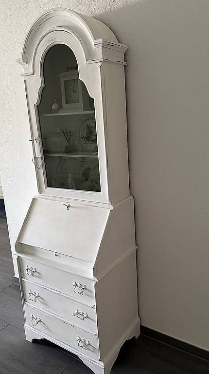 Vitrinen: Grosser Vitrinenschrank im Shabby chic Stil – Gebraucht aus Frick von TheBurningHeart 1