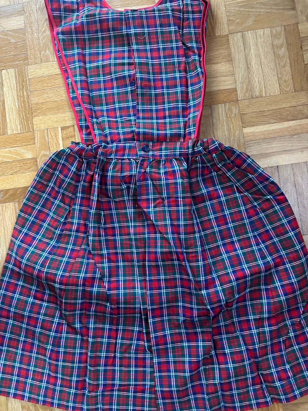Robes et jupes: Röckli – D'occasion à Balsthal par dasesaro 1