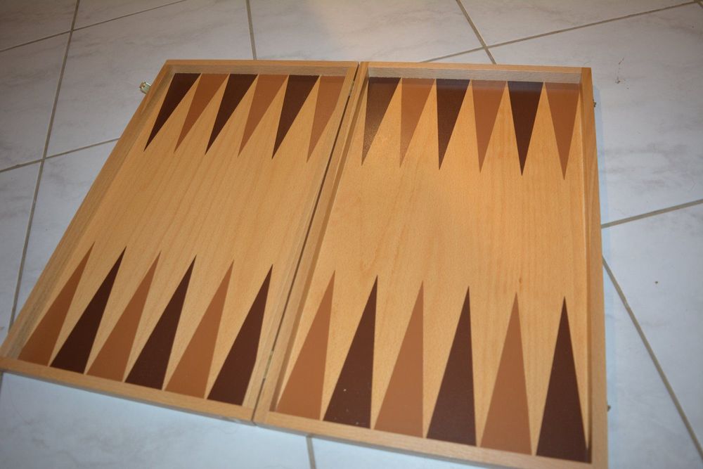 Backgammon Spiel Aus Massivholz - Klassisches Brettspiel Mit Tragekoffer