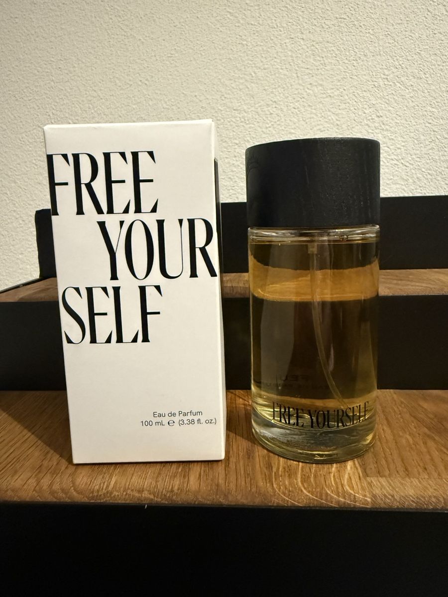 Profumi & Eau de Toilette: Feu Free Yourself Eau de Parfum, 100ml Neu! – Nuovo (secondo la descrizione) da Ehrendingen venduto da msp_d6l7