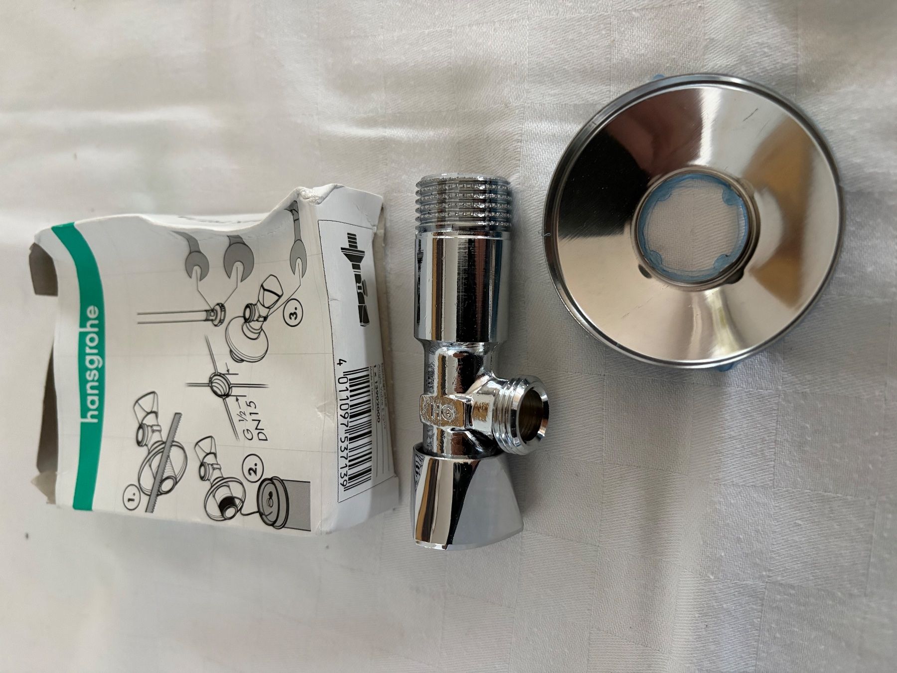 Hansgrohe Rubinetteria: 2 Neue Eckregulierventile, hansgrohe, 1/2" x 3/8" – Usato da Winterthur venduto da efant12 2