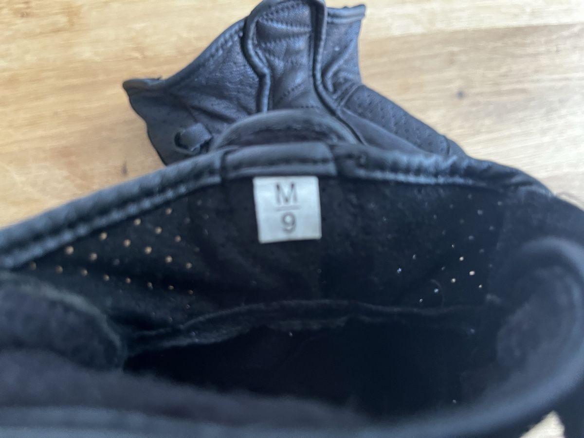 Altri accessori da uomo: Motorradhandschuhe Feather Grösse M Leder schwarz perforiert – Usato da Seengen venduto da Pani09 3