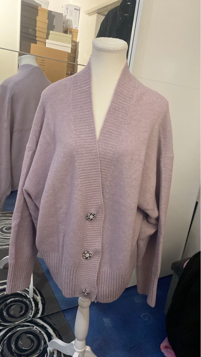 Jacken: Schicke Strickjacke mit Strassknaeufen – Neu (gemäss Beschreibung) aus Gossau ZH von Lavinia07