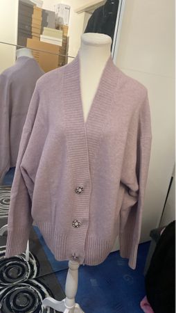 Schicke Strickjacke mit Strassknaeufen