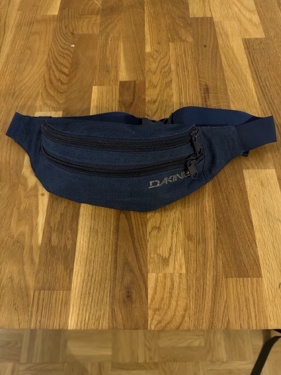 Dakine Taschen: BANAN DAKINE – Neu (gemäss Beschreibung) aus Brügg BE von traindenuit