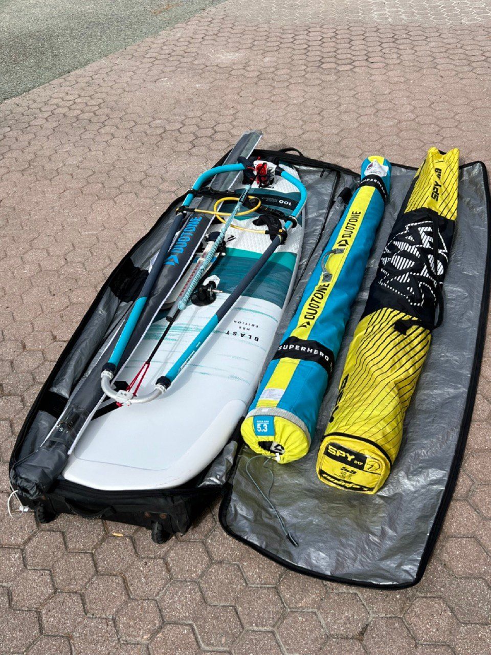 Duotone Tavole da surf e di nuoto: Windsurf Set Fanatic Blast 100 Duotone Super Hero 5.3 – Usato da Champfèr venduto da cArLuxe