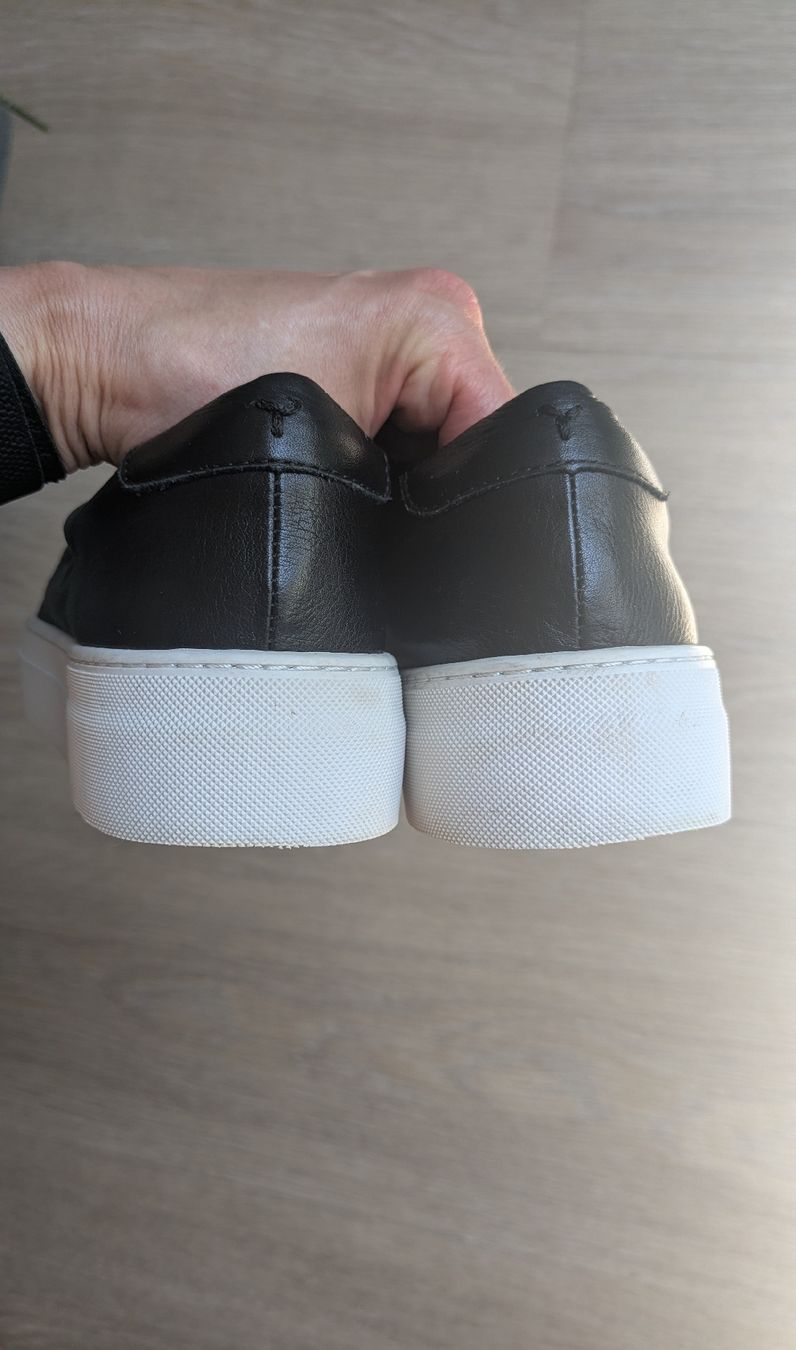Damenschuhe: Black Leather sneakers – Neu (gemäss Beschreibung) aus Ettingen von hms_w27b 2