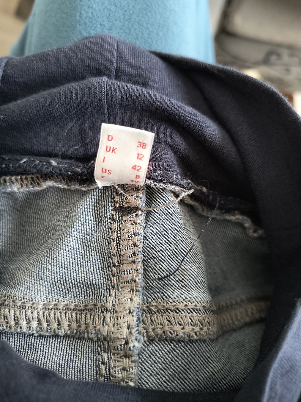 Esprit Jeans: Esprit Umstandsjeans Gr. 38, Super Zustand – Gebraucht aus Oberweningen von Bumblebee2 3