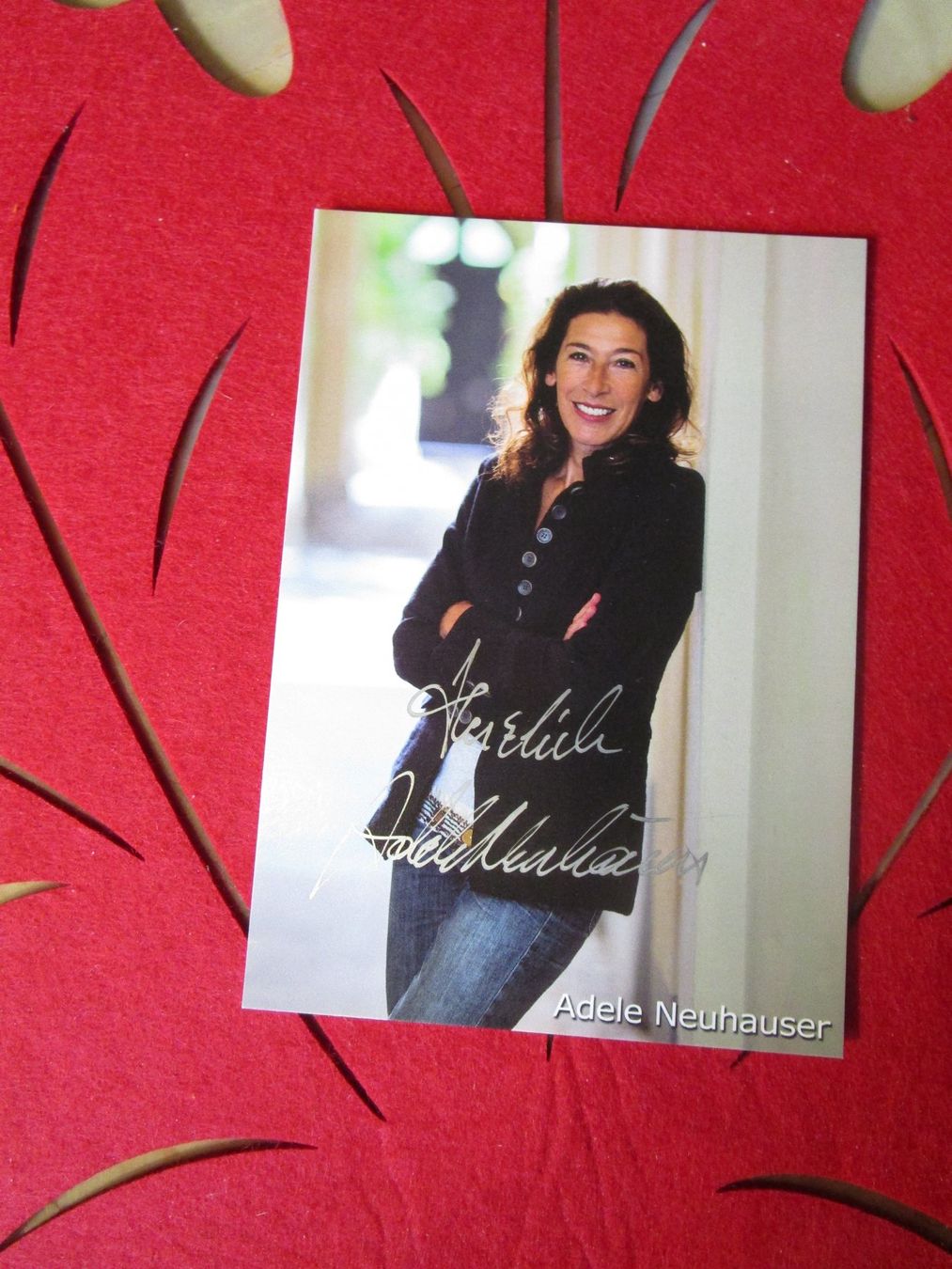 Autografi: TATORT ERMITTLERIN ADELE NEUHAUSER AUTOGRAMMKARTE ANTIK – Usato da GUTENSWIL venduto da Alpina6