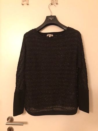 Pull, L , K. Woman