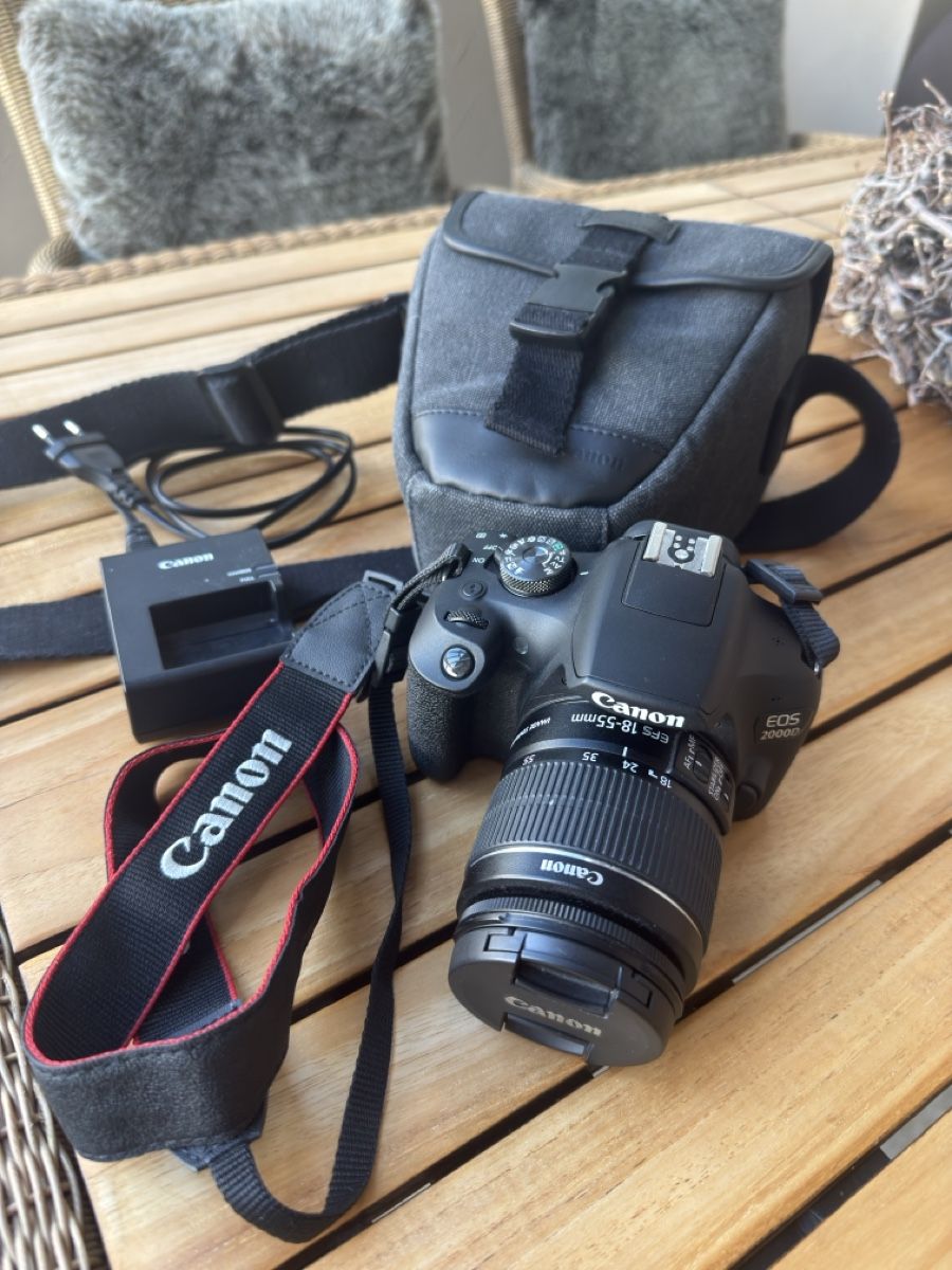 Canon Fotocamera: Canon EOS 2000D Spiegelreflexkamera - Top Zustand! – Nuovo (secondo la descrizione) da Beinwil am See venduto da pat_pm6f