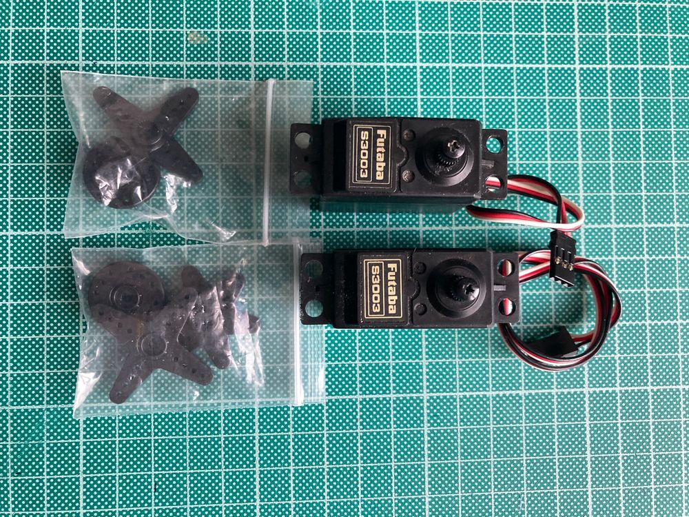 Futaba S3003 Servo 2Stk. Kaufen auf Ricardo