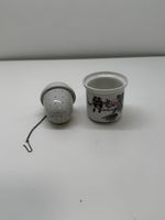 Antiker Porzellan Tee-Ei-Becher m. Kette, nostalgisch im Des