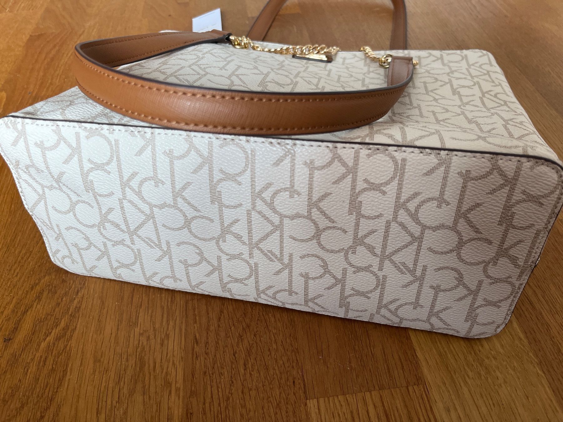 Calvin Klein Taschen für Damen: Calvin Klein - Handtasche, vanilla, Logoprint, Kette – Neu (gemäss Beschreibung) aus Luzern von Jiggy_8898 3