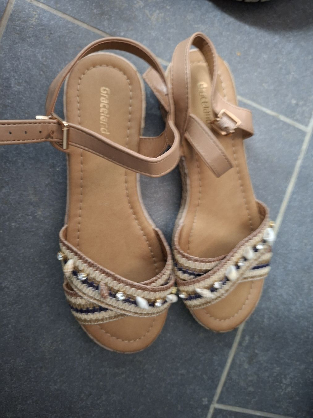 Chaussures femmes: Sandale Gr.38 – D'occasion à Biberist par Stylux01