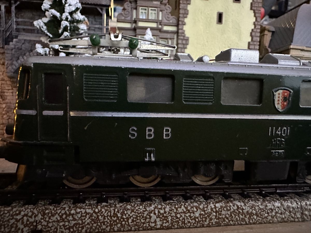 Hag Modelleisenbahnen: Hag SBB Ae 6/6 11401 – Gebraucht aus Lupsingen von New-Haven 1