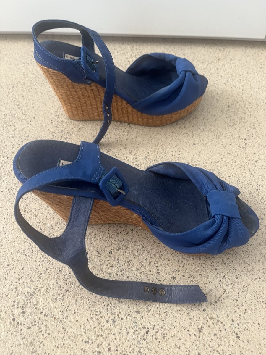 Scarpe da donna: Keilabsatz Sandalen, Gr. 35, Blau! – Nuovo (secondo la descrizione) da Zürich venduto da Jaskam 3