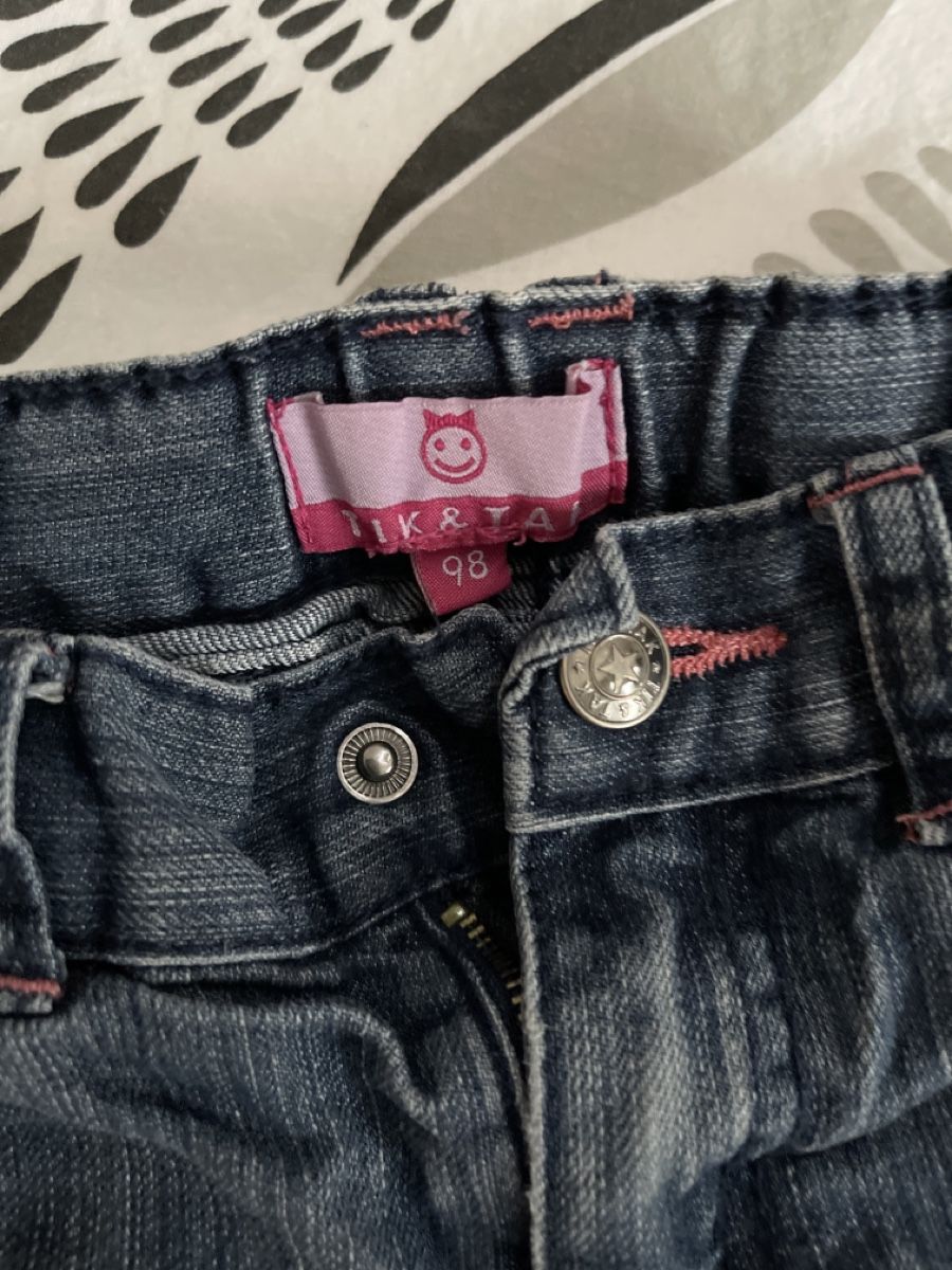 Pantaloni: Pantalon fille taille 98 – Usato da MARLY venduto da AISLEE 1