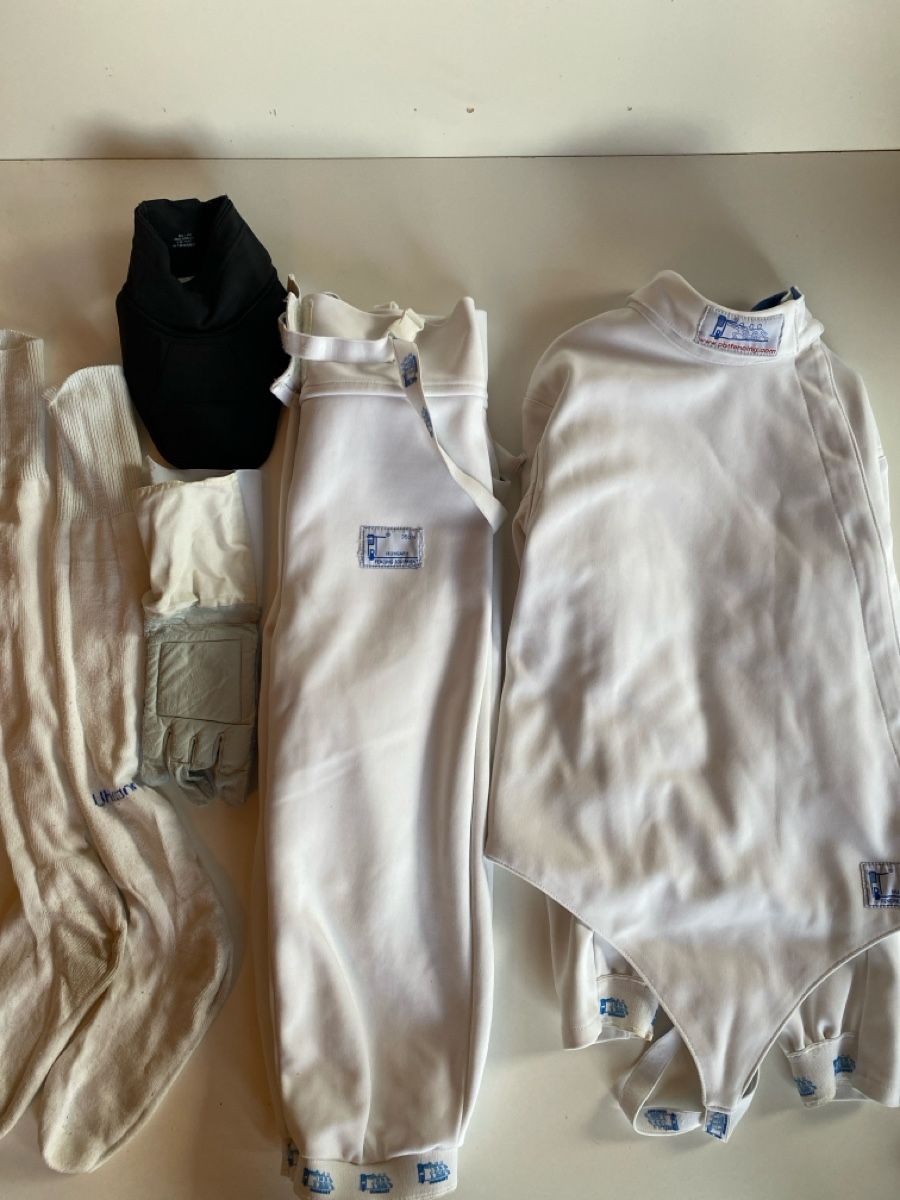 Lotti & Set di vestiti: Fechtbekleidung – Usato da Zimmerwald venduto da bsas100
