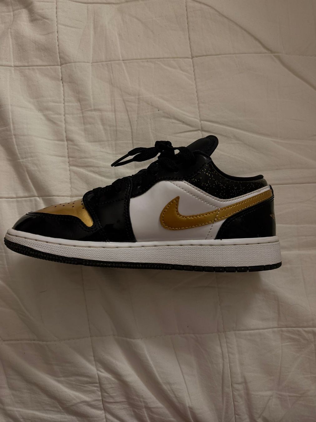 Jordan Scarpe da uomo: jordan 1 low gold – Nuovo (secondo la descrizione) da Wohlen AG venduto da yes_6sjl 1