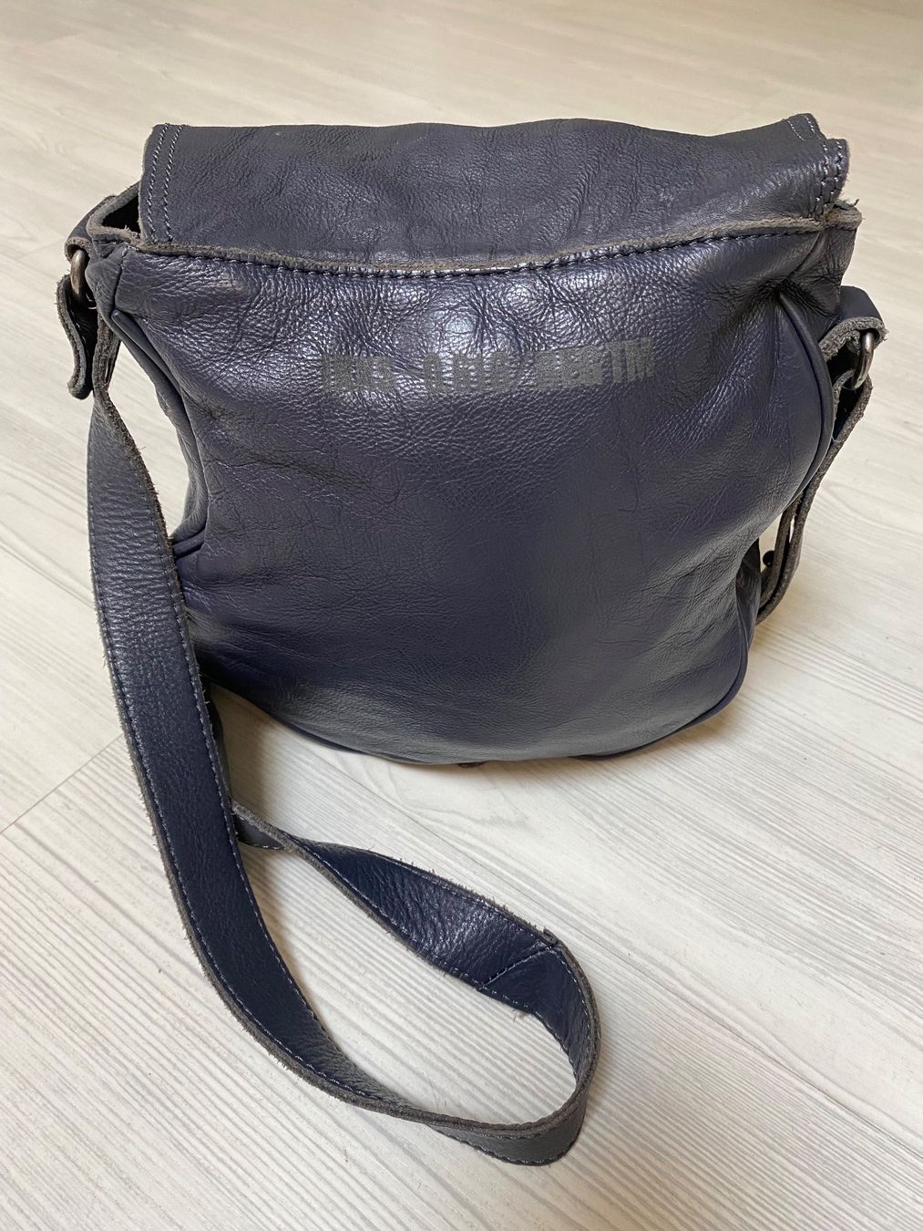 IKKS Taschen für Damen: Blaue Leder-Umhängetasche von IKKS – Gebraucht aus Estavayer-le-Lac von Mimmy02 2