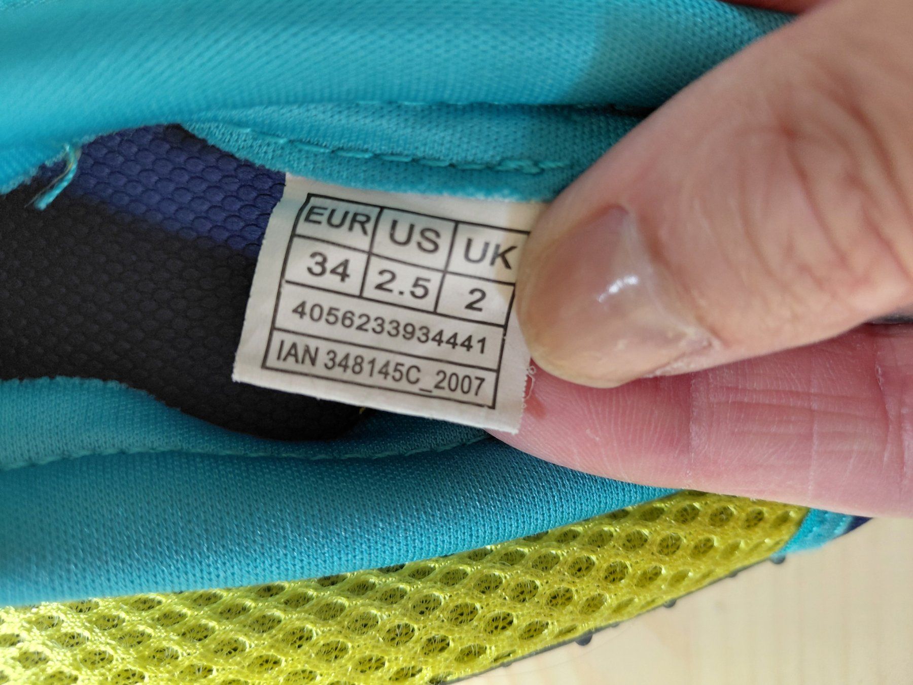 Scarpe per ragazzi: Badeschuhe Gr. 34 – Usato da Turgi venduto da aprilhexxe 2