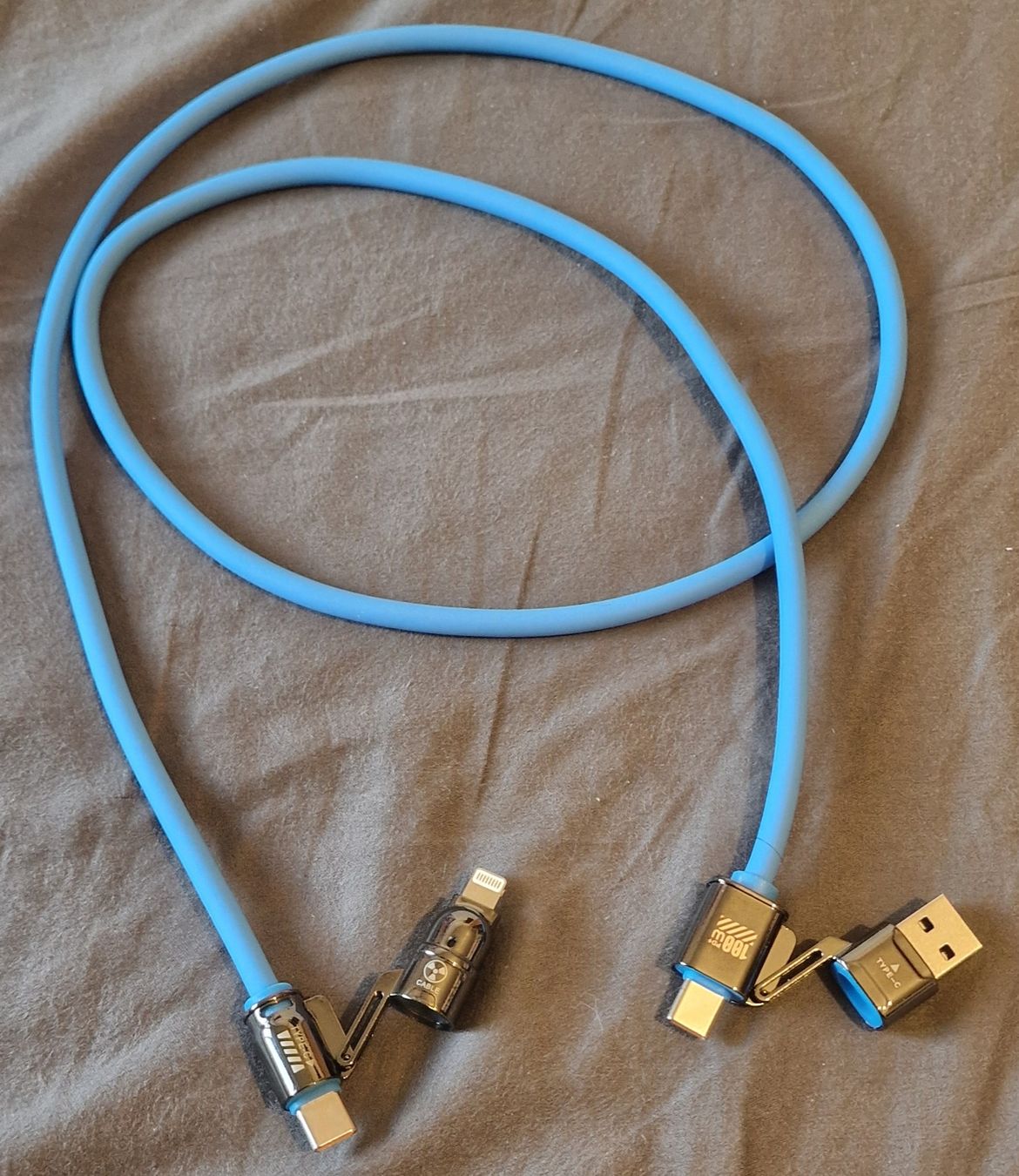 Cavi: Mooi Tech Kabel, USB-C, Lightning, USB-A, Neuwertig! – Usato da Pfäffikon ZH venduto da AnimOwO