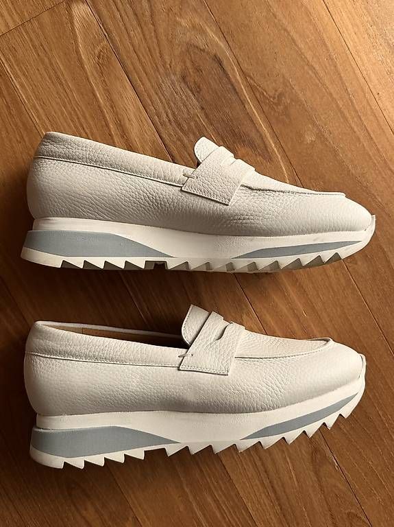 Santoni Damenschuhe: Santoni Leder Sneaker weiss Gr 39,5 – Gebraucht aus Sirnach von Hispanita 1