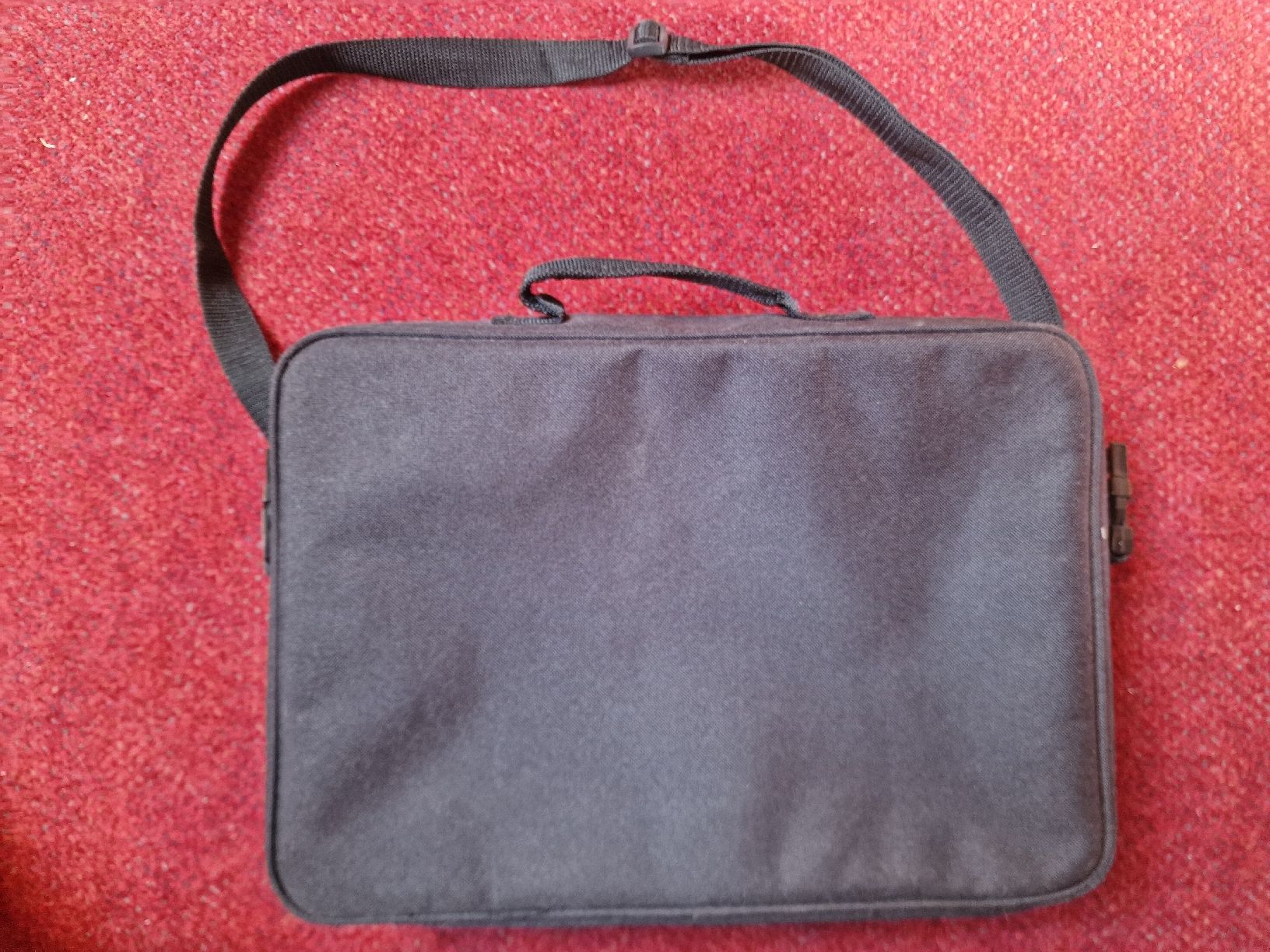 Borse: Laptoptasche carena – Usato da Pfaffnau venduto da furush6 1