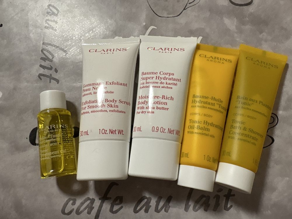 Clarins Mini-Set, ideal für die Reise oder zum Kennenlernen! (Neu und ...