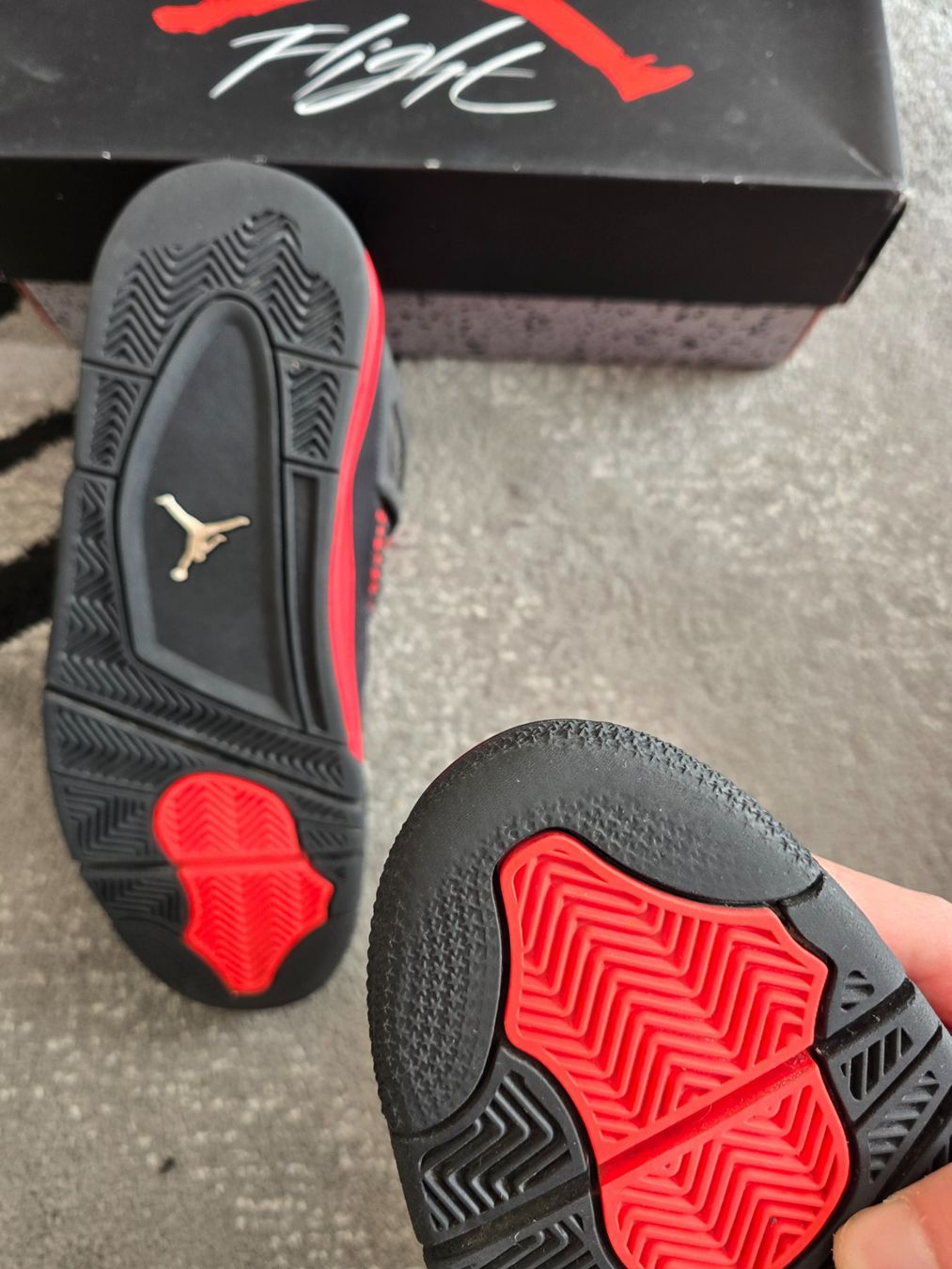 Herrenschuhe: Jordan 4 red thunder – Gebraucht aus Bôle von A_Kickstory 2