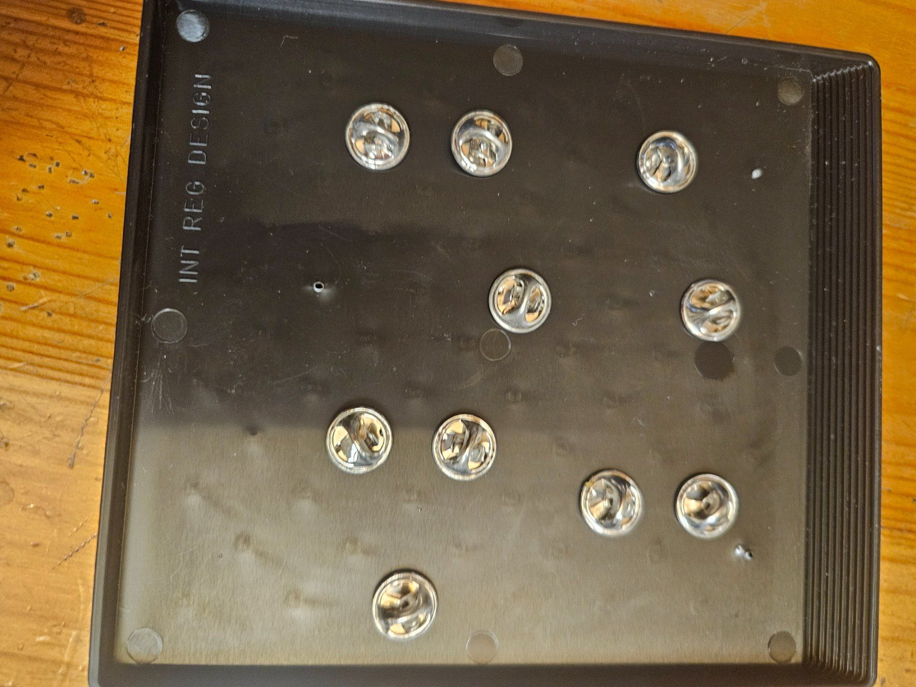 Placchette & Badge: 10 einzigartigen Liebespaar-Pins – Usato da Grafstal venduto da mowo25 3