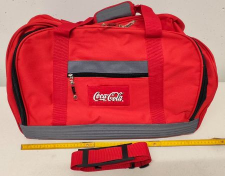 Coca-Cola Sporttasche - seitlich zum Öffnen