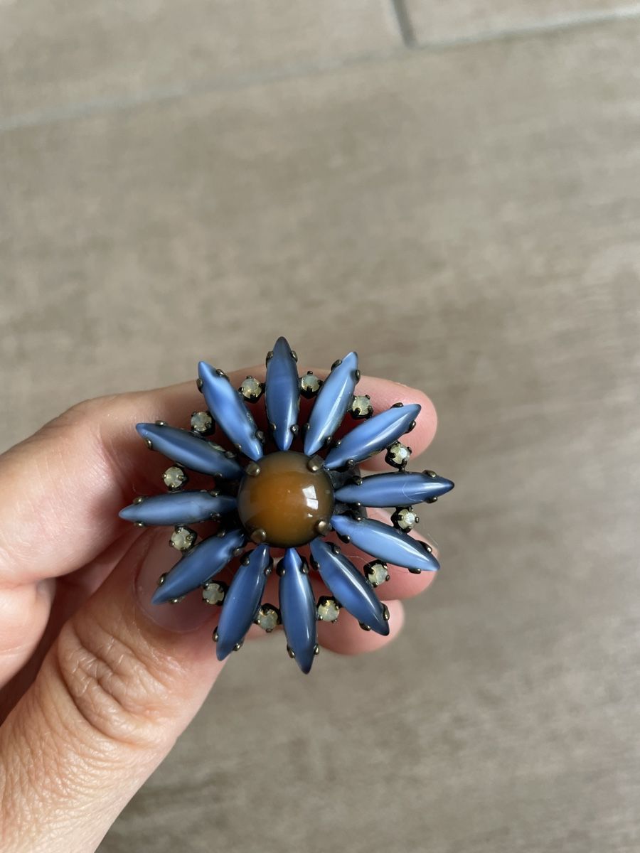 Anelli: Ring Blumenform blau mit braunem Stein verstellbar – Usato da Ottoberg venduto da aci_lq2w