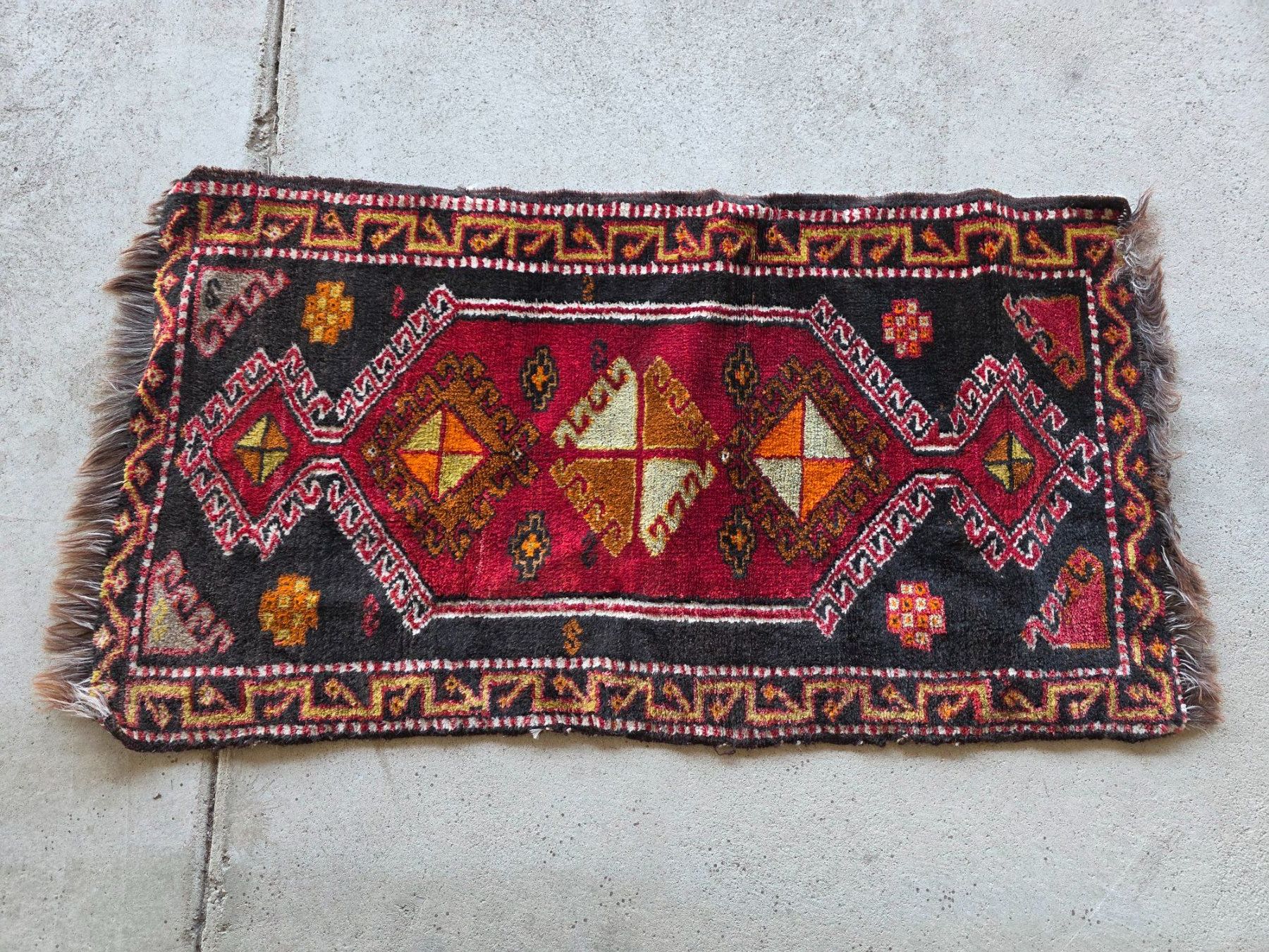 Teppiche: Orient Teppich Läufer 107 cm x 59 cm – Gebraucht aus Walterswil BE von Lonitti 1