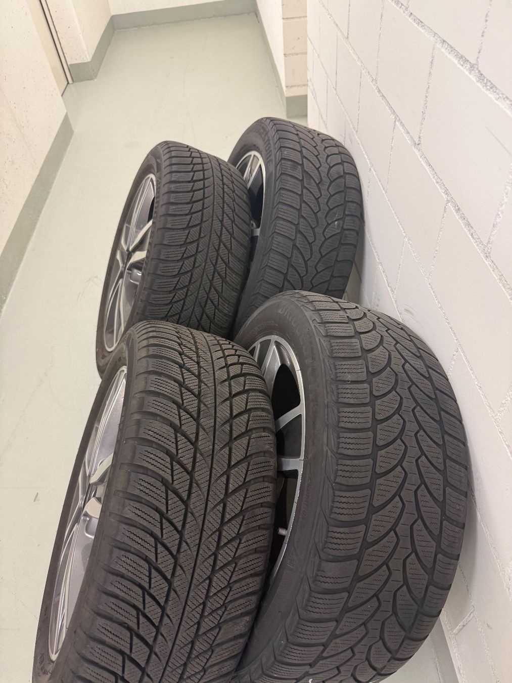 Mercedes-Benz Pneumatici & Ruote complete: Winterräder – Usato da Bazenheid venduto da mir_fv9t 1